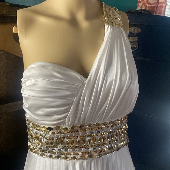 White and gold sequined formal gown-prom-Halloween-special event - Picture 2 of 4